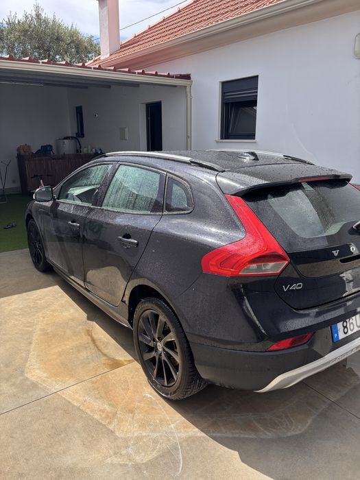 Volvo v40 cross country