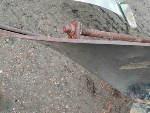 Плуг KVERNELAND трьохкорпусний