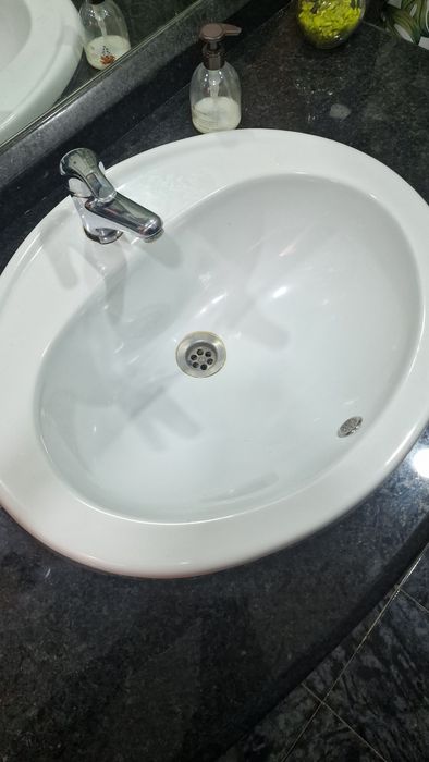 Móvel de casa de banho completo