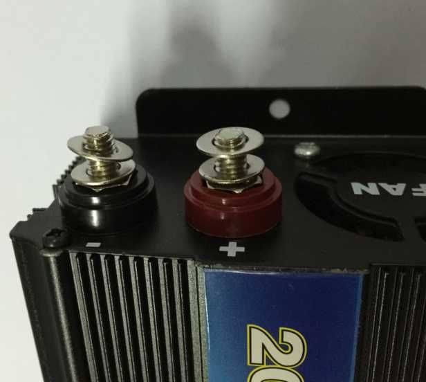 Conversor de corrente -inversor 2000 w DC 12  AC 220  Tb há 24volts