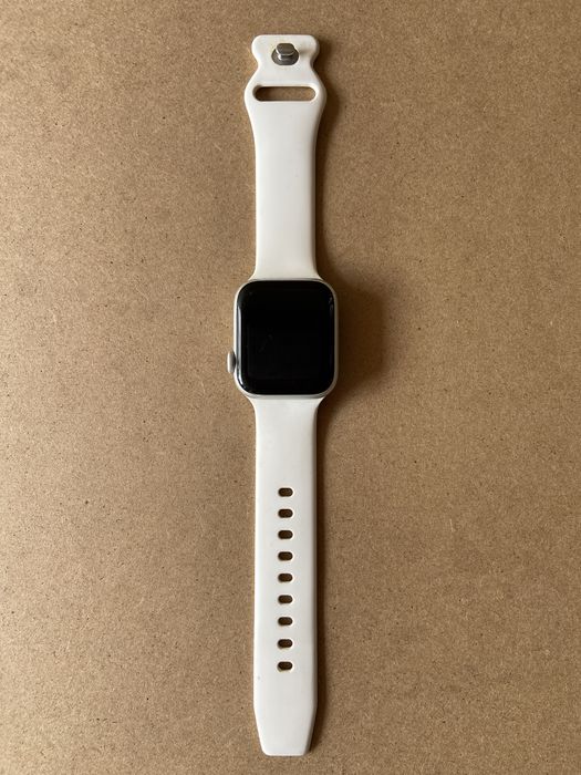 Apple Watch Series 6 40mm Silver Aluminum - Uszkodzony (Apple Logo Loop)
