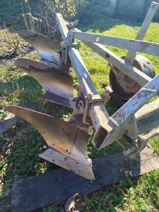 Продам Плуг плн3-35