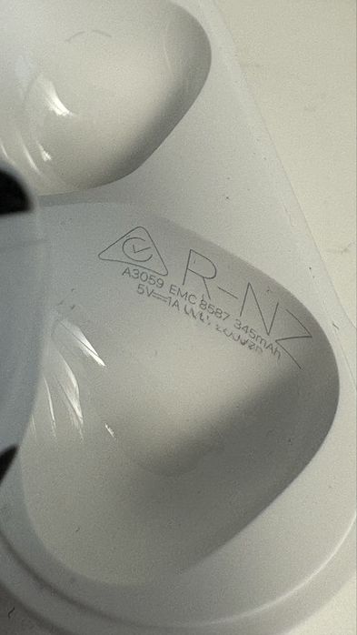 Słuchawki apple AirPods 4 ANC super stan  50% ceny oryginalne