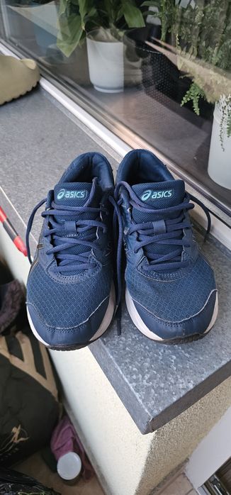 Asics buty sportowe rozmiar 40 wkładka 25,25cm używane