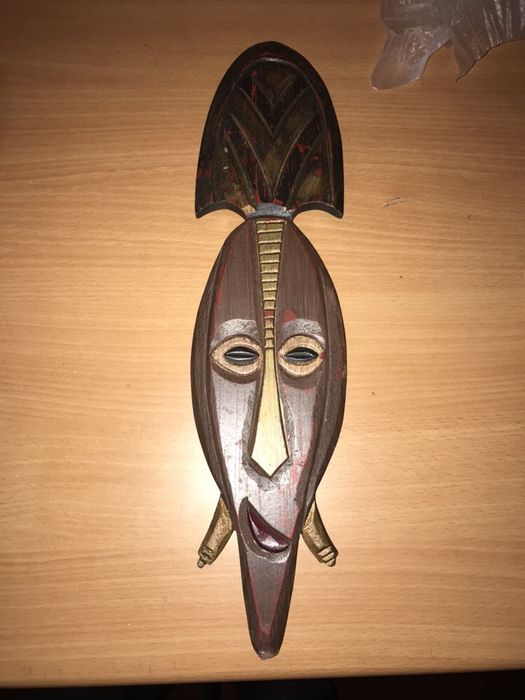 4 mascaras de madeira