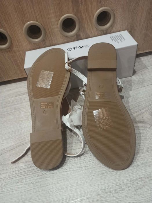 Białe sandały,japonki,lekkie,wygodne, wyprofilowane roz.41 Styl i szyk