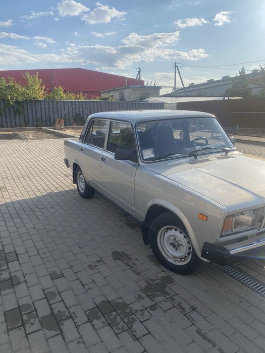 Автомобіль ВАЗ 2107
