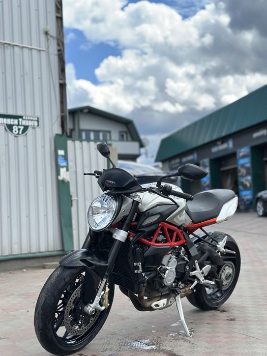 MV Agusta Brutale 800