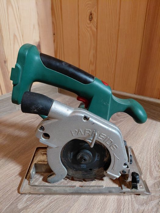 Аккумуляторна дисковая пила Parkside PAHKS 18 В