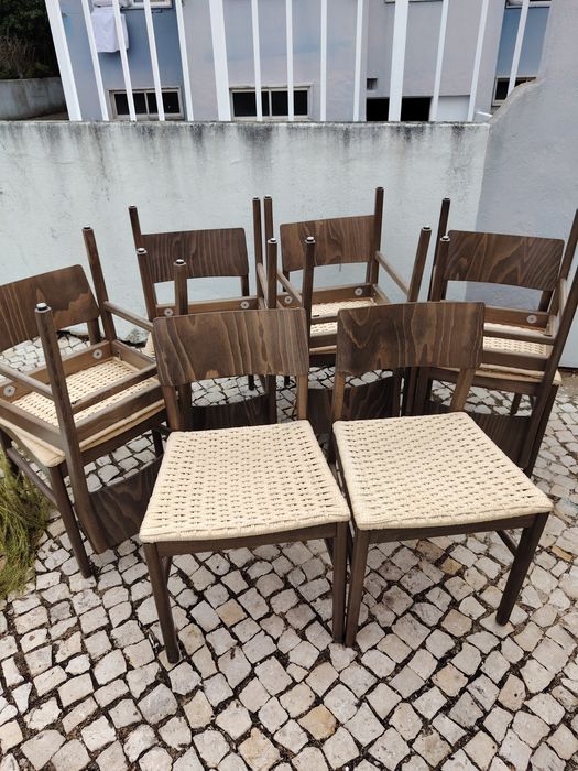 Cadeira em madeira com assento de palha