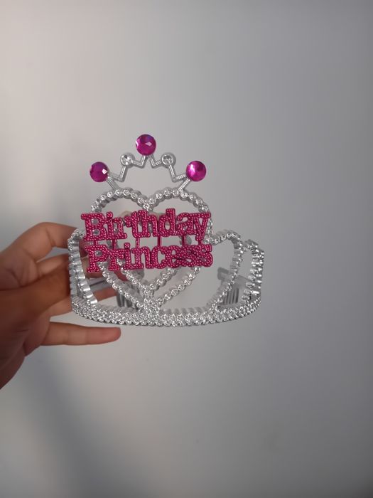 4 tiaras/coroas para crianças