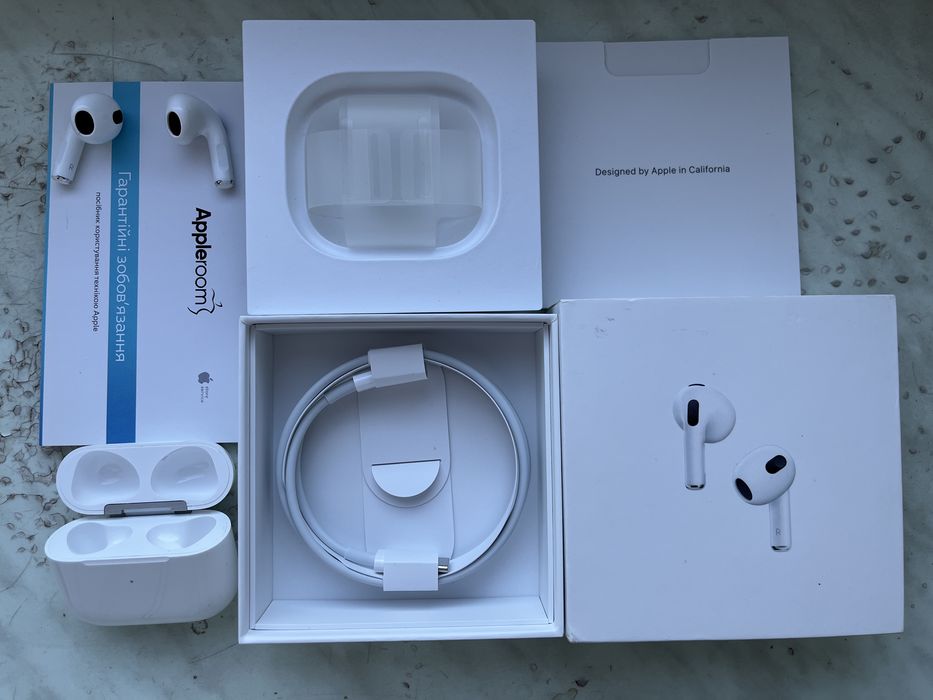 Apple AirPods 3 gen Lighting MPNY3 оригінал - стан нових