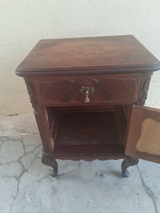 Mesa de cabeceira  estilo Queen Anne antiga