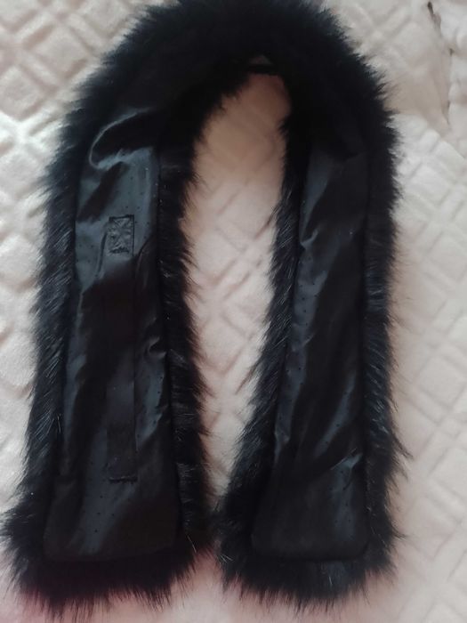 Czarny, Futrzany kołnierz z Londynu, futrzana Etola