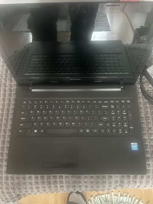 Laptop Lenovo  stan  bardzo dobry