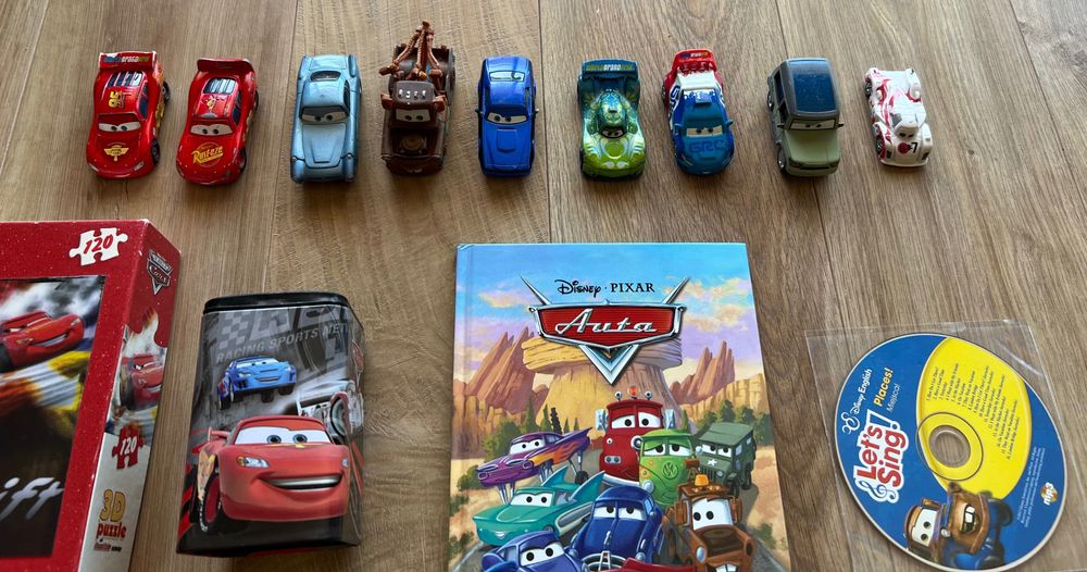 Auta Cars Mattel plus dodatki