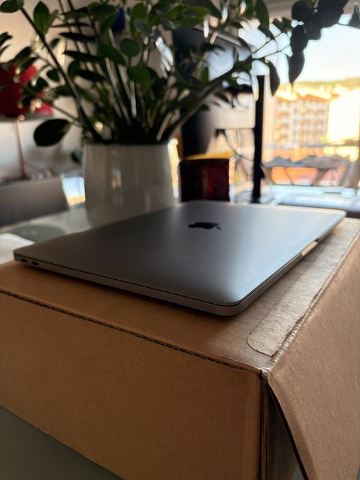 MacBook Pro 13" (2017) Core i5 2.3GHz – Muito Bem Cuidado (C/ Caixa)