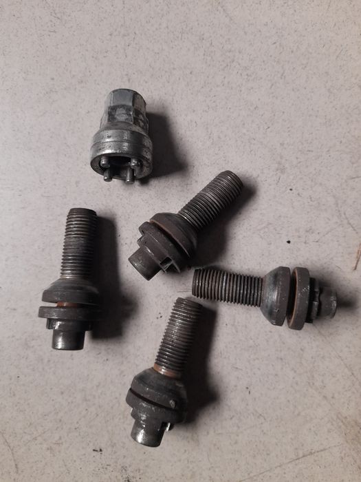 Pernos de anilha Peugeot Citroen jantes aluminio PSA  Partner Berlingo