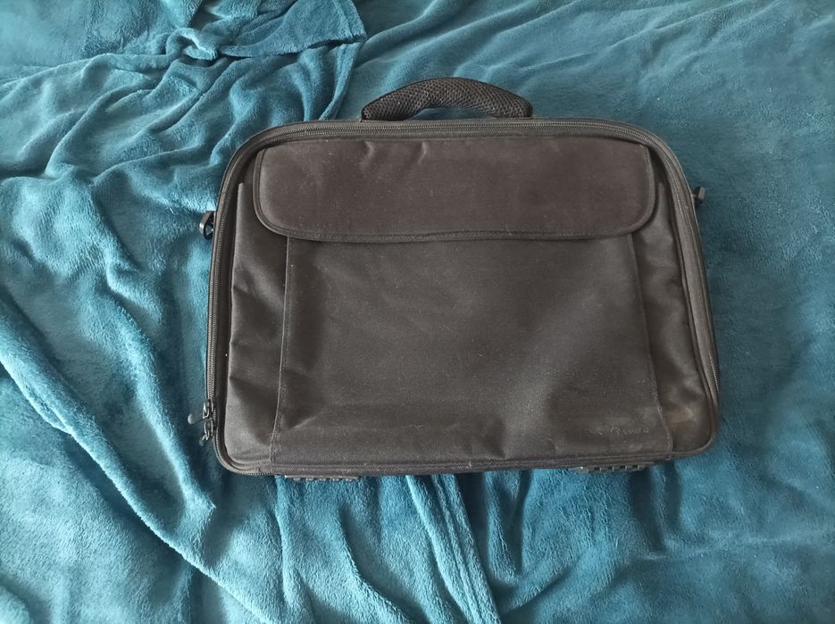 Torba na laptop.