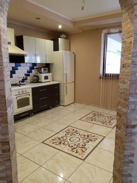 Продам новий будинок в хорошому стані