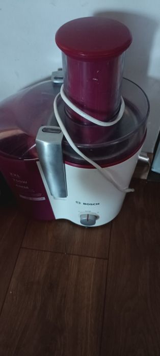 Sokowirówka Bosch 700w