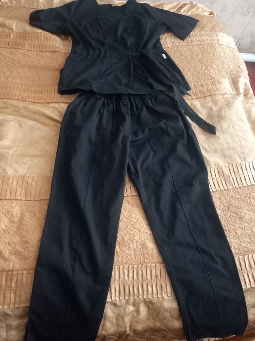 Продаю медичний костюм гарна якість розмір L