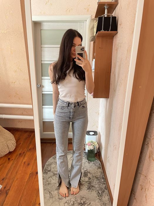 Джинси з розрізами