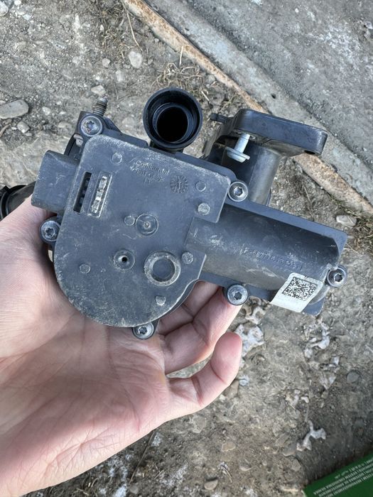 Помпа водяна (насос) охолодження, в зборі з корпусом 06L121111P VAG