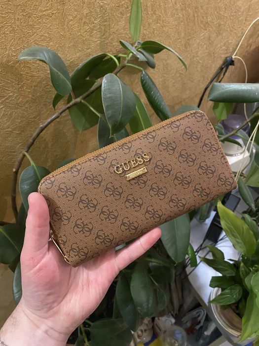 Стильний жіночий гаманець Guess  Zip Around Wallet