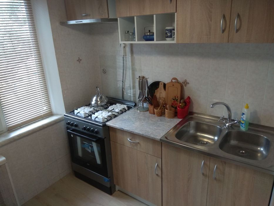 Здаю в оренду двокімнатну квартиру  в 5хв пішки від метро.