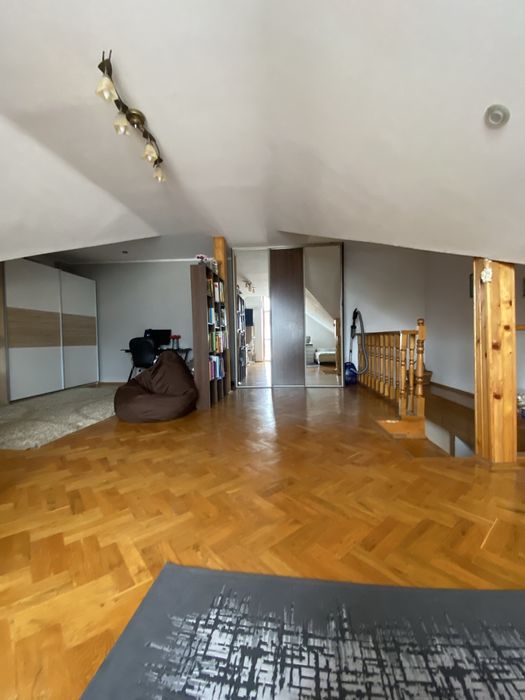 Продається БЕЗ КОМІСІЇ ДЛЯ ПОКУПЦЯ 2-х кімнатна квартира на Дружбі!