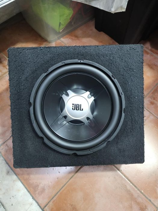 Subwoofer JBL + Amp Blaupunkt GTA