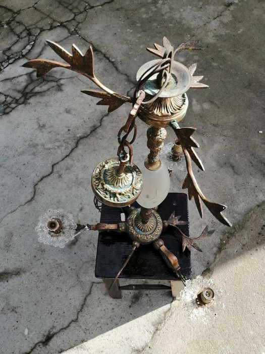 Candeeiro antigo de teto