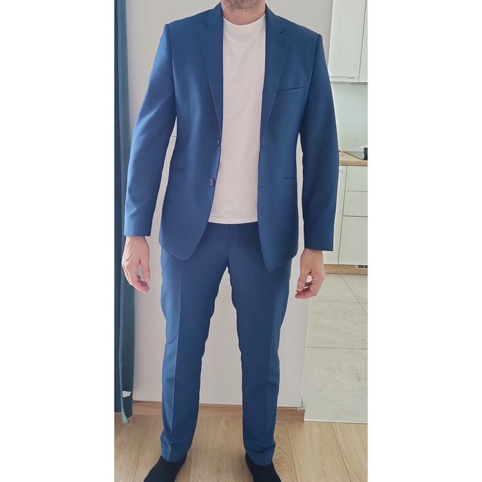 Niebieski garnitur męski Lavard