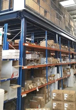 regał metalowy magazynowy półkowe przemysłowy