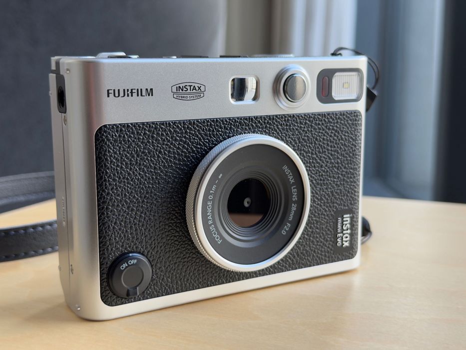 Fujifilm Instax Mini EVO + Karta pamięci + ETUI
