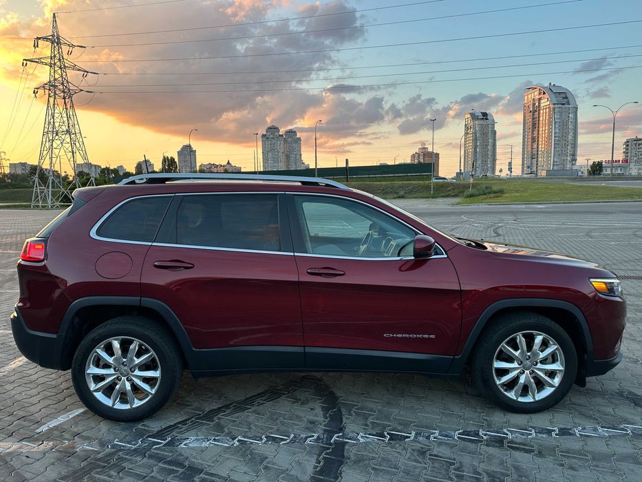 jeep cherokee продаж