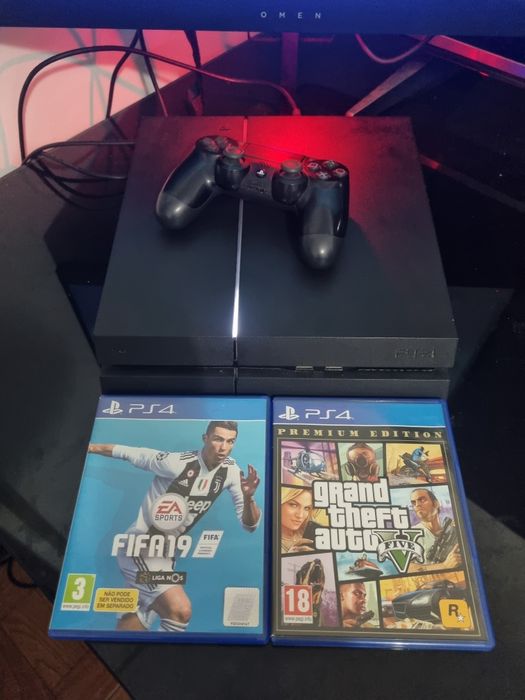 Ps4  +  2 jogos + comando  + base de carregamento