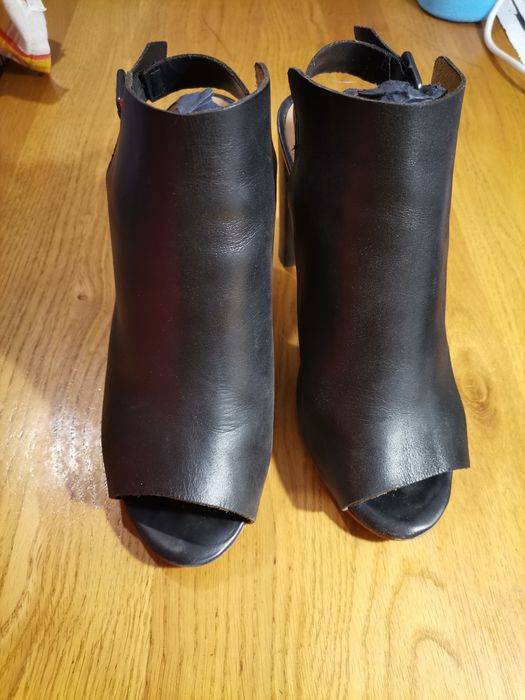 Sandały r41 Hilfiger, czarne wysokie eleganckie