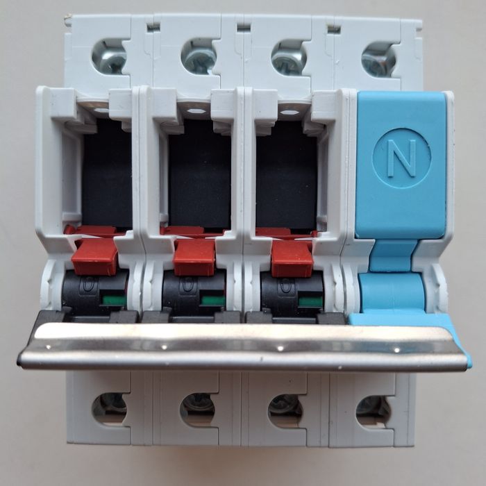 Автоматический выключатель NIKO 16А новый