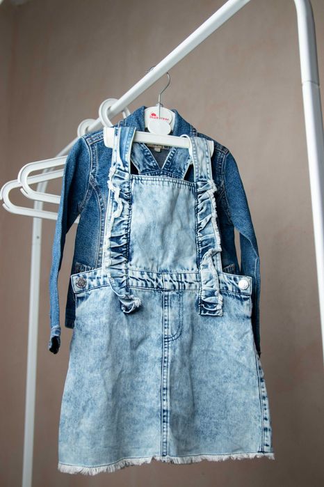 Джинсовый сарафан и ждинсовая куртка р 98