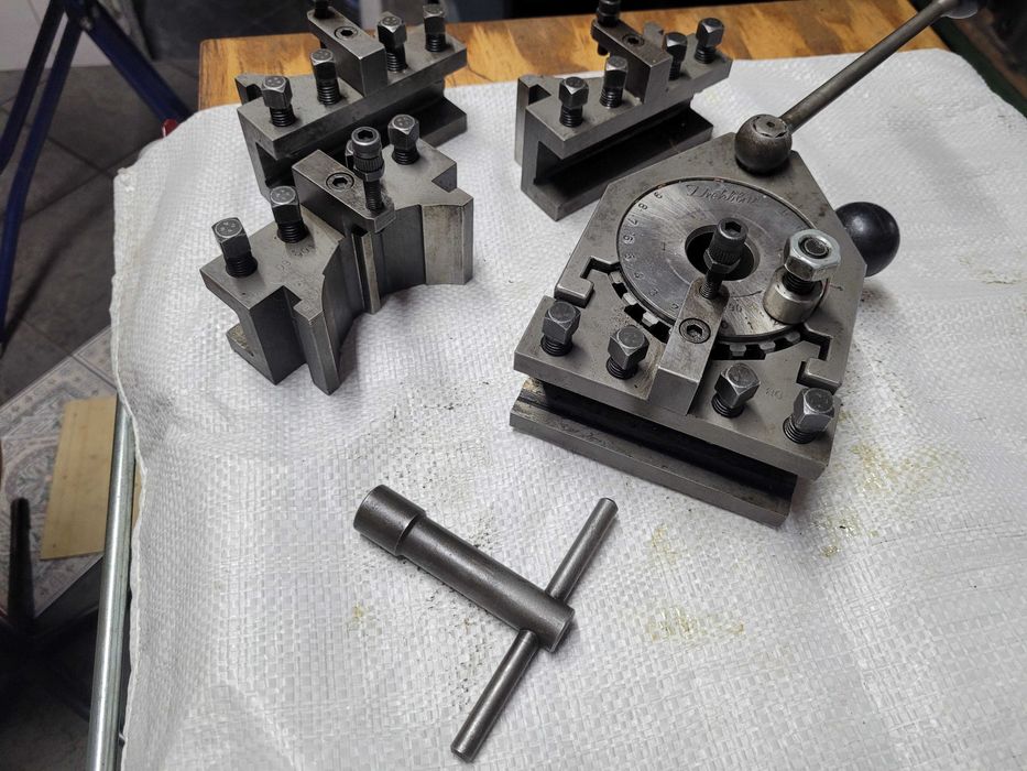 Zestaw uchwytów tokarskich