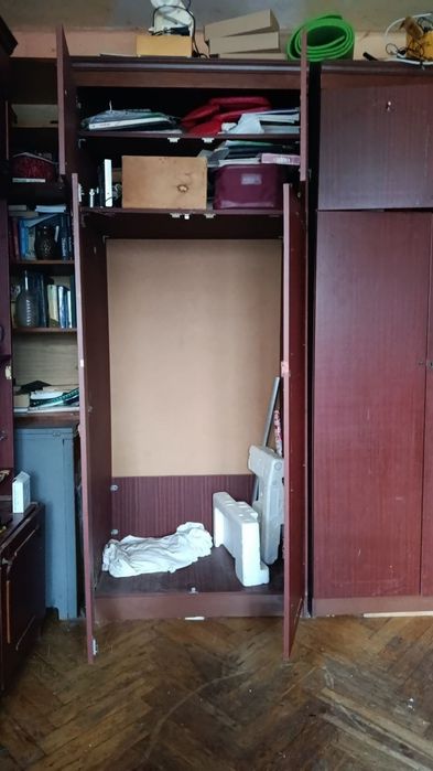 Віддам шафи і серванти