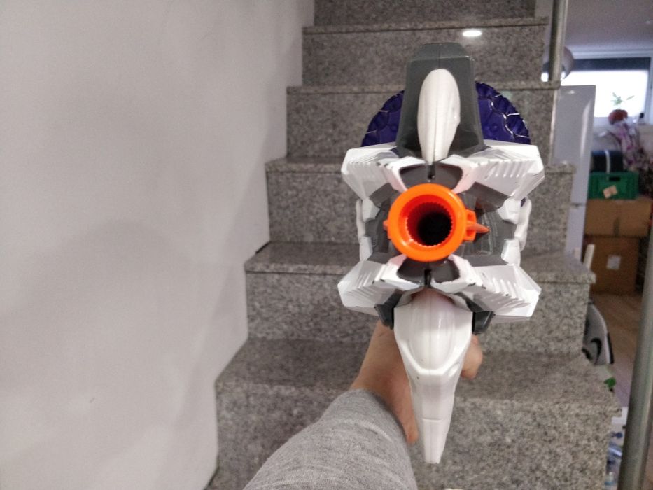 Pistola Nerf Incisor  nova a imitar pistola da guerra das estrelas.