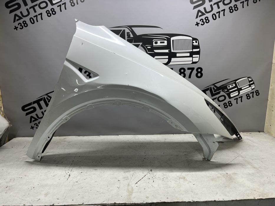 Праве крило Tesla Model Y