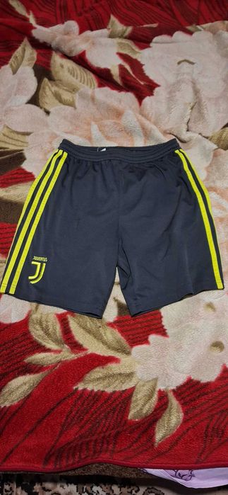 Шорти від adidas