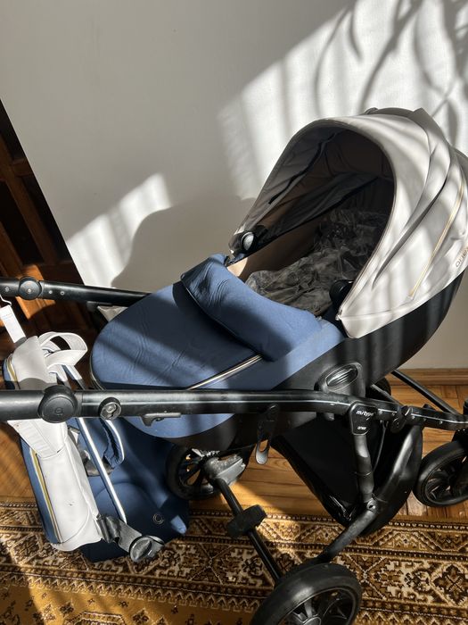 Продам коляску Anex m/tape