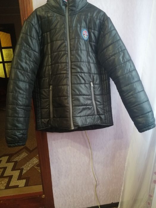 Продам очень тёплую и легенькую мужскую курточку