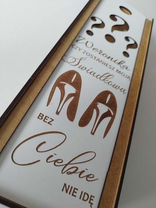 Pudełko na wino dla świadkowej