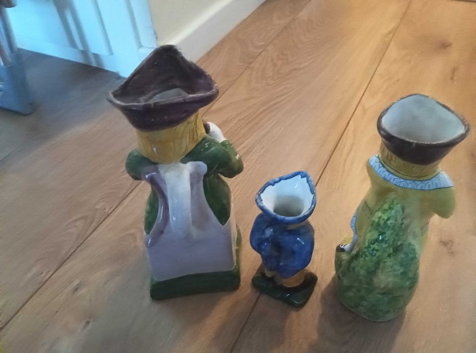 Jarras de faiança: ceifeira, toby jug...